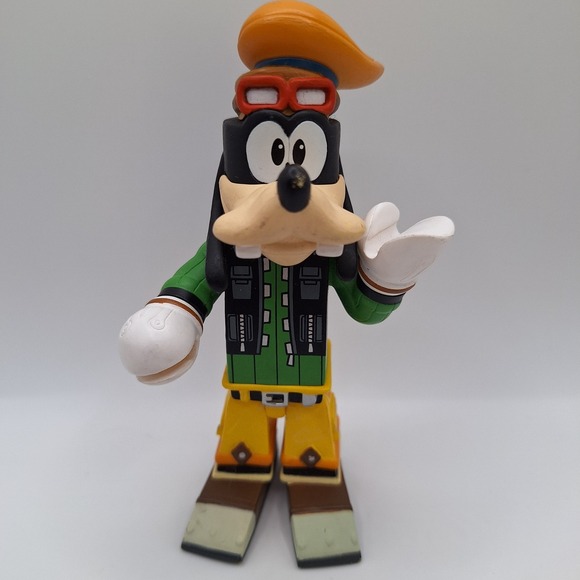 Disney's Kingdom Hearts Vinimates: "Goofy" Vinyl Action Figure - Picture 1 of 8